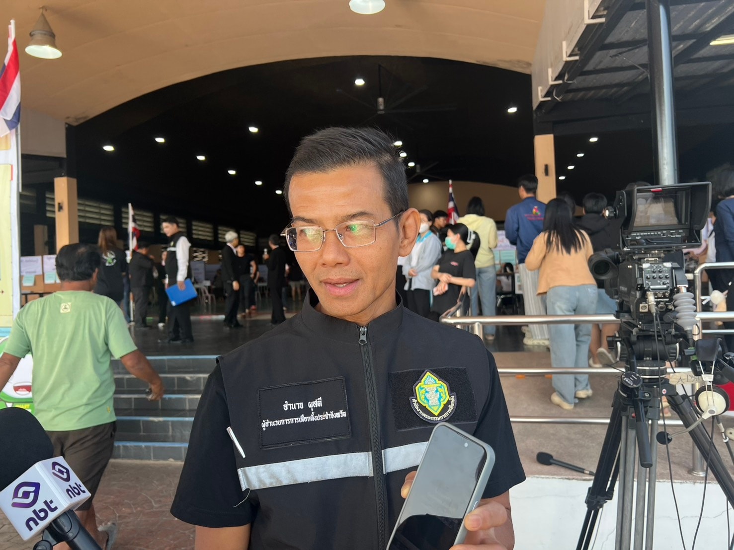 จันทบุรี กรณีที่มีการใช้สื่อโซเชียล โดยเพจเพจหนึ่ง มีการโพสต์ใจความว่า "ได้ยินมาว่า ผู้สมัคร สส.จันทบุรี มีหมายจับ 1 คน ใครหนอ พรรคไหนอีกครับเนี่ย" ซึ่งภายใน Comment ต่างมีการวิพากษ์วิจารณ์กันไปต่างๆนานา